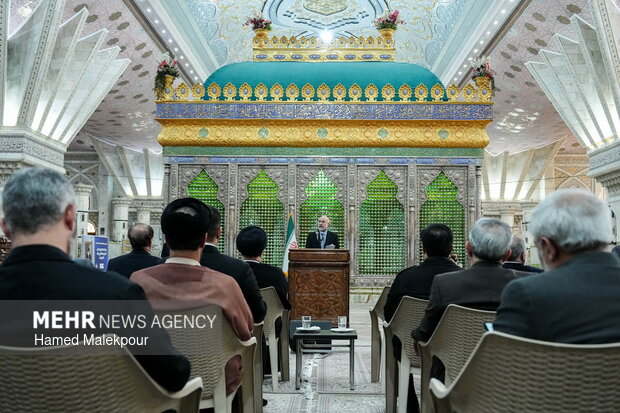 مراسم تجدید میثاق رئیس و نمایندگان مجلس با آرمان‌های امام خمینی(ره)