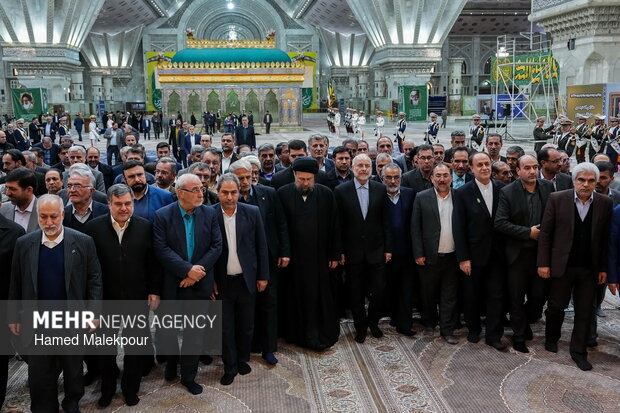 مراسم تجدید میثاق رئیس و نمایندگان مجلس با آرمان‌های امام خمینی(ره)