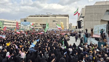 اجتماع عظیم «منتظران ظهور» در مشهد الرضا(ع) برگزار شد