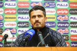 غفوری: استقلال با دو برد صدرنشین می‌شود/ چهار تیم شانس قهرمانی دارند