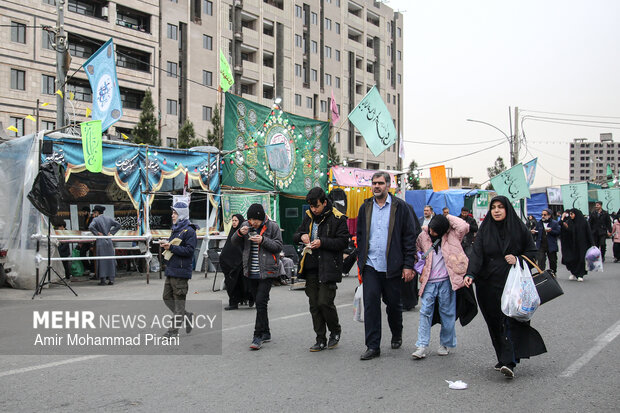 پیاده‌روی منتظران ظهور به سمت مسجد جمکران