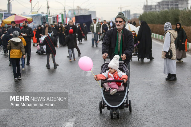 پیاده‌روی منتظران ظهور به سمت مسجد جمکران