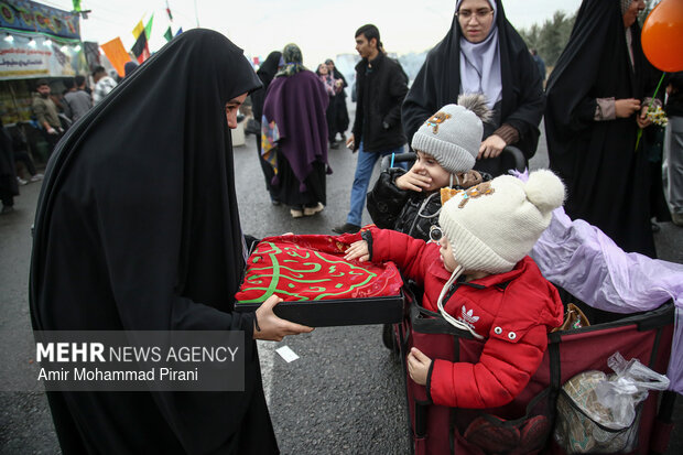 پیاده‌روی منتظران ظهور به سمت مسجد جمکران