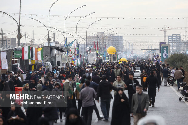 پیاده‌روی منتظران ظهور به سمت مسجد جمکران