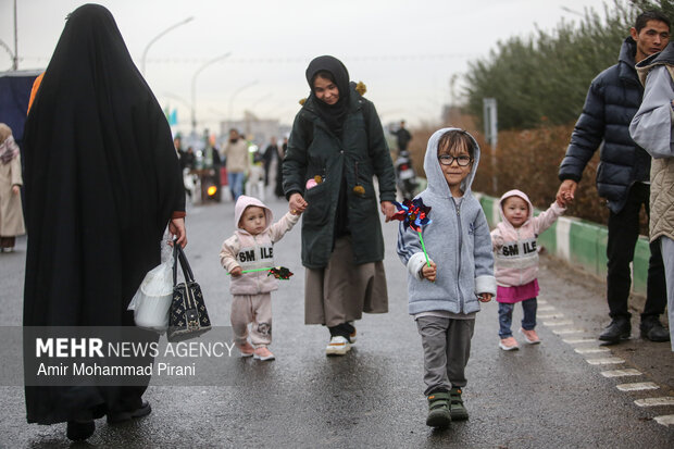 پیاده‌روی منتظران ظهور به سمت مسجد جمکران