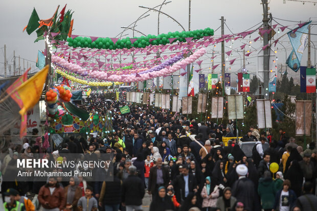 پیاده‌روی منتظران ظهور به سمت مسجد جمکران