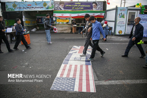 پیاده‌روی منتظران ظهور به سمت مسجد جمکران