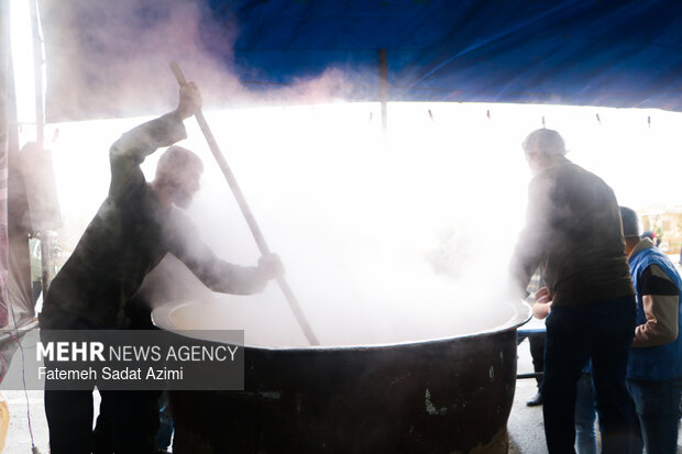 موکب‌های مردمی پذیرای زائران نیمه‌شعبان در طریق‌المهدی(ع)
