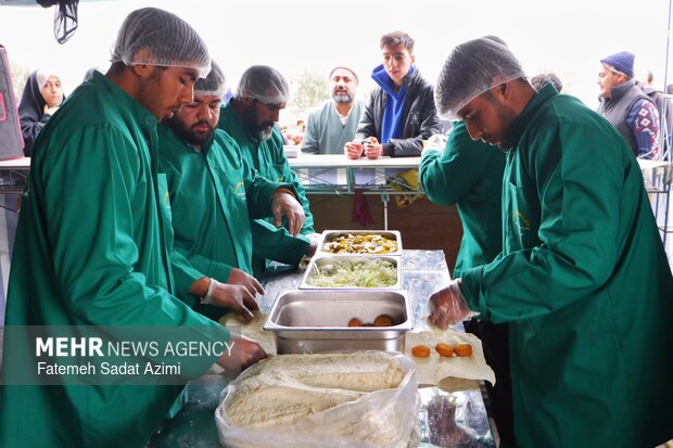 موکب‌های مردمی پذیرای زائران نیمه‌شعبان در طریق‌المهدی(ع)