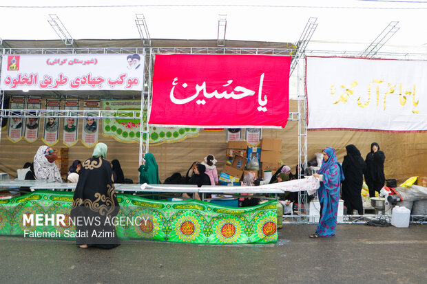 موکب‌های مردمی پذیرای زائران نیمه‌شعبان در طریق‌المهدی(ع)
