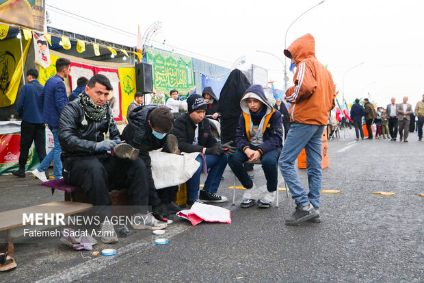 موکب‌های مردمی پذیرای زائران نیمه‌شعبان در طریق‌المهدی(ع)