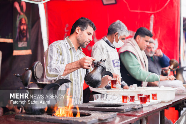 موکب‌های مردمی پذیرای زائران نیمه‌شعبان در طریق‌المهدی(ع)