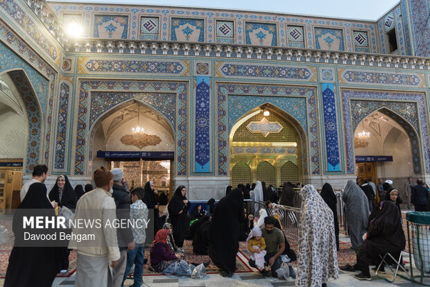 شب نیمه شعبان در حرم مطهر امام رضا (ع)