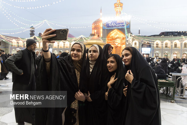 شب نیمه شعبان در حرم مطهر امام رضا (ع)