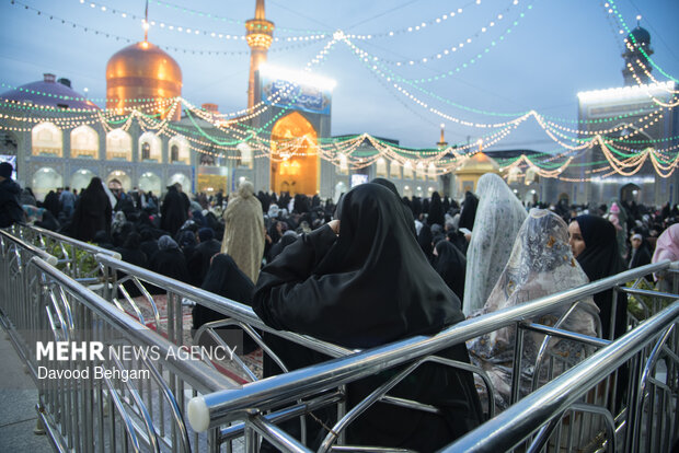 شب نیمه شعبان در حرم مطهر امام رضا (ع)