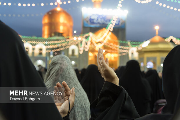 شب نیمه شعبان در حرم مطهر امام رضا (ع)