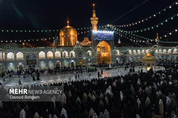 شب نیمه شعبان در حرم مطهر امام رضا (ع)