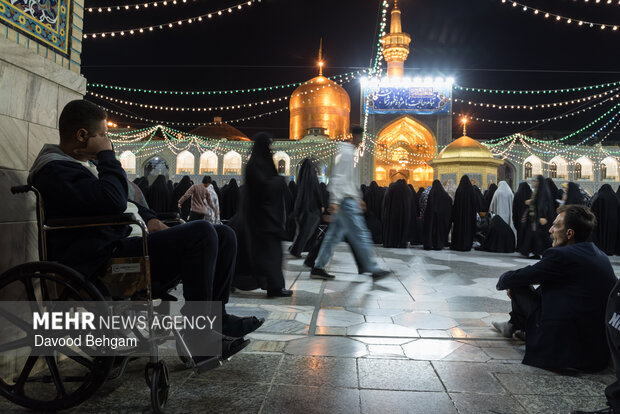 شب نیمه شعبان در حرم مطهر امام رضا (ع)