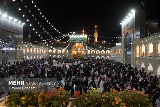 شب نیمه شعبان در حرم مطهر امام رضا (ع)