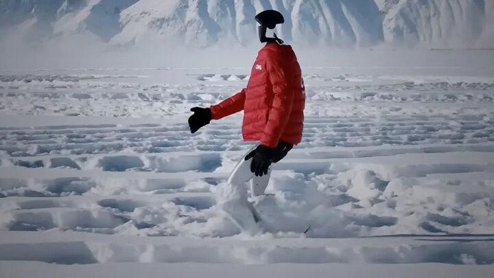 روبات انسان‌نما ۱۳۰ هزار قدم در یخبندان پیاده‌روی کرد