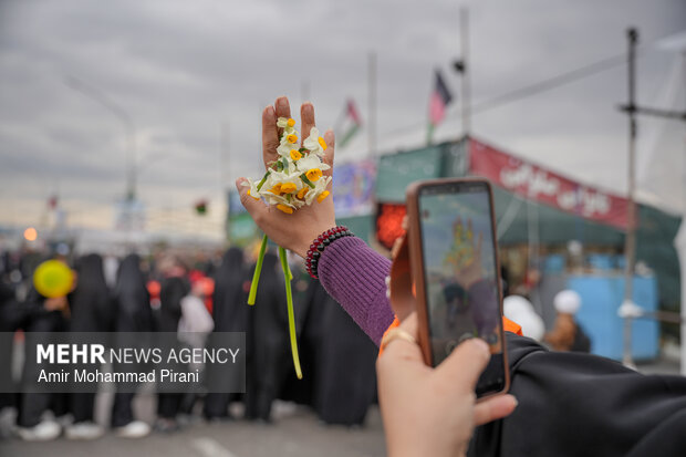 حال و هوای مسجد جمکران در نیمه شعبان