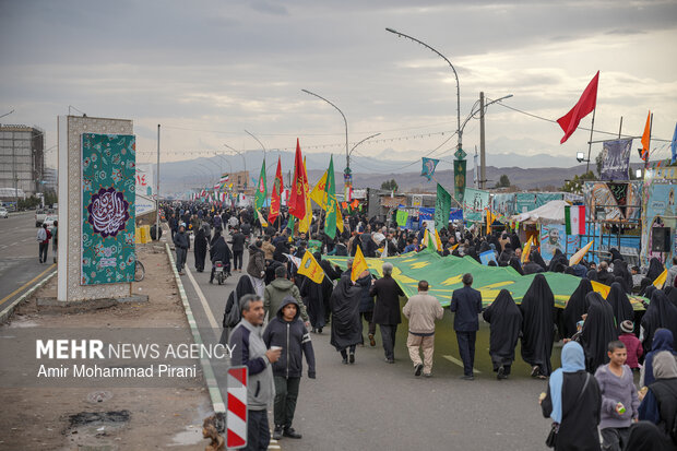 حال و هوای مسجد جمکران در نیمه شعبان
