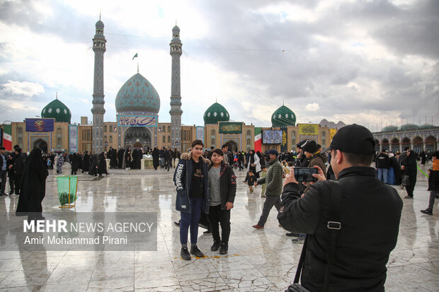 حال و هوای مسجد جمکران در نیمه شعبان