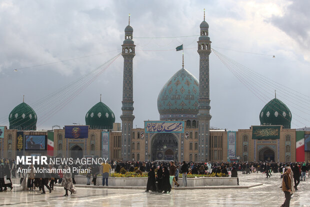 حال و هوای مسجد جمکران در نیمه شعبان