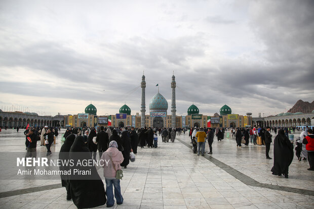 حال و هوای مسجد جمکران در نیمه شعبان