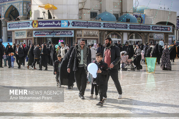 حال و هوای مسجد جمکران در نیمه شعبان