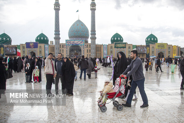 حال و هوای مسجد جمکران در نیمه شعبان