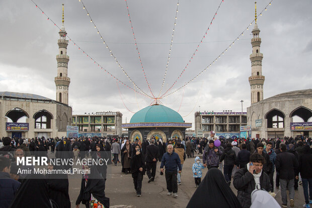 حال و هوای مسجد جمکران در نیمه شعبان