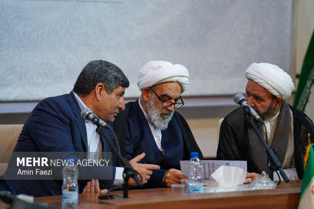 نشست سالانه اندیشمندان و استادان درس انقلاب اسلامی دانشگاه های کشور در شیراز