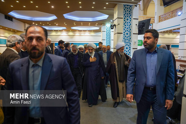 نشست سالانه اندیشمندان و استادان درس انقلاب اسلامی دانشگاه های کشور در شیراز