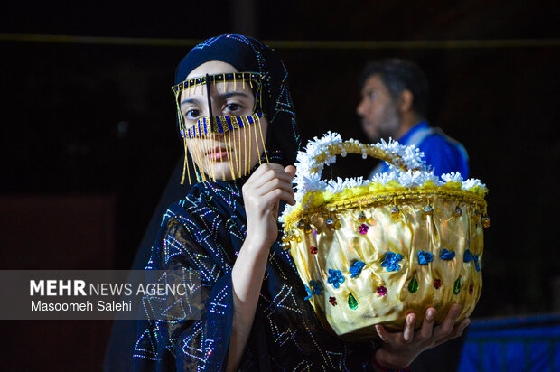 جشن ازدواج آسان ۲۵ زوج جوان در بندرعباس