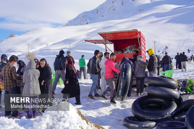 رونق گردشگری زمستانه در پیست اسکی کاکان