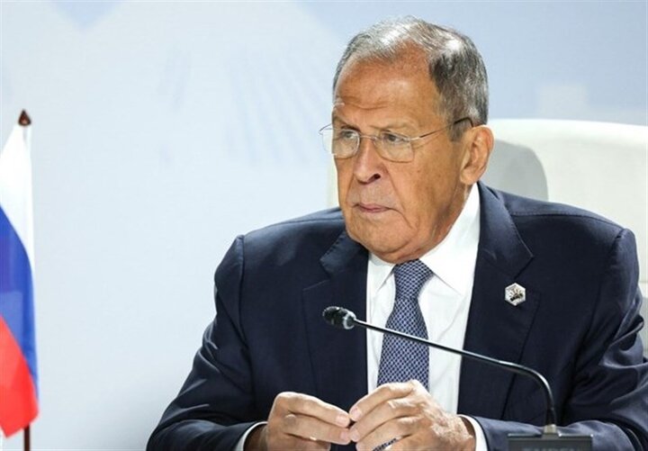 لافروف: ايران جارة وشريك وثيق لنا