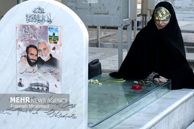 آیین غبارروبی مزار شهدا