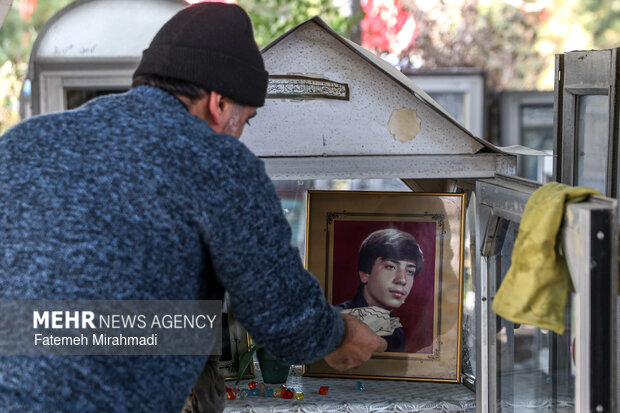 آیین غبارروبی مزار شهدا