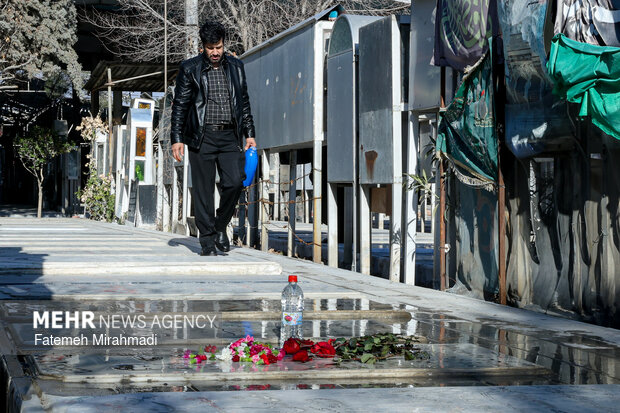 آیین غبارروبی مزار شهدا