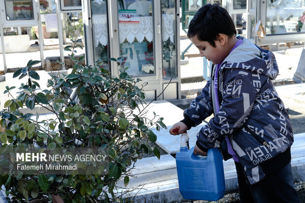 آیین غبارروبی مزار شهدا