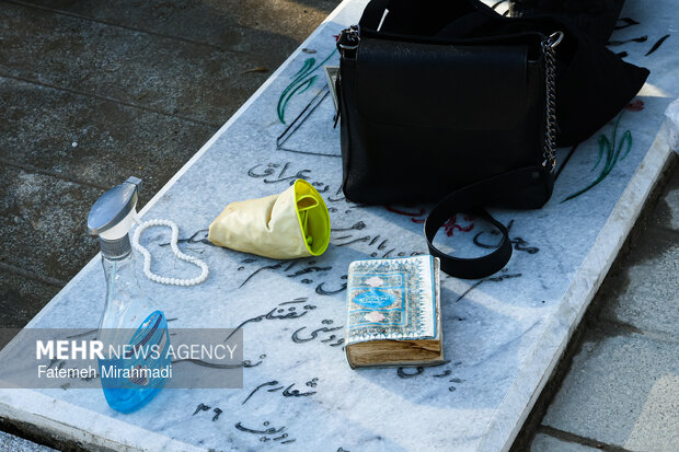 آیین غبارروبی مزار شهدا