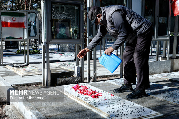 آیین غبارروبی مزار شهدا