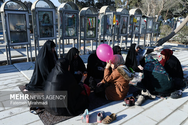 آیین غبارروبی مزار شهدا