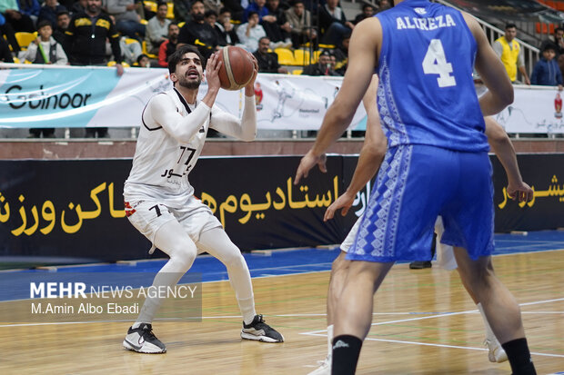 لیگ برتر بسکتبال - گلنور و استقلال
