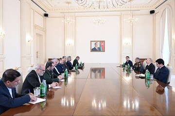 İran savunma heyeti, Azerbaycan Cumhurbaşkanı Aliyev ile görüştü