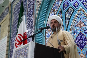 امام جمعه فهرج: هدف آمریکا تضعیف حداکثری ایران است