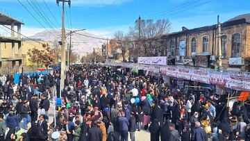 فعالیت غرفه های تبلیغات اسلامی کرمانشاه در شادپیمایی نیمه شعبان