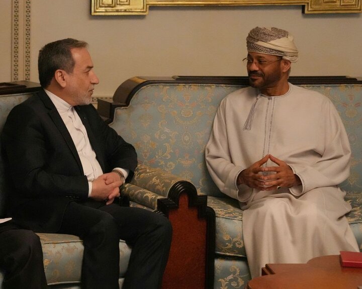Araghchi meets with Omani foreign minister