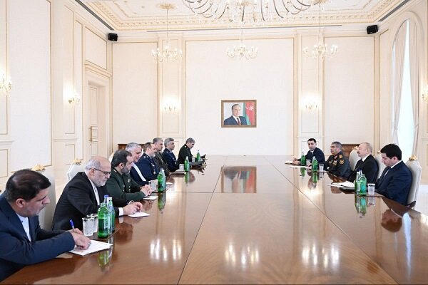 İran savunma heyeti, Azerbaycan Cumhurbaşkanı Aliyev ile görüştü